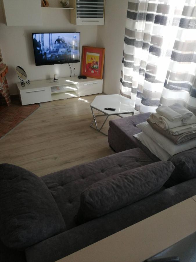 Ferienwohnung Centar Njivice Exterior foto