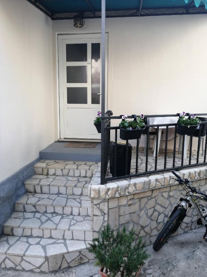 Ferienwohnung Centar Njivice Exterior foto